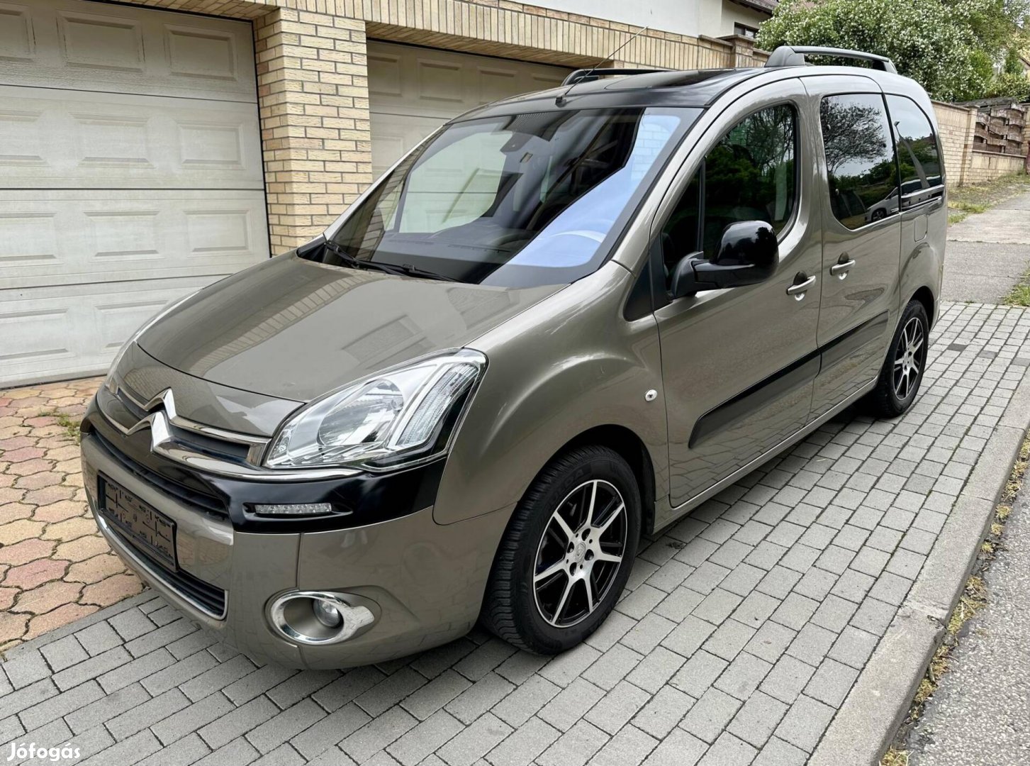 Peugeot Partner Tepee 1.6 HDi Outdoor Facelift-...