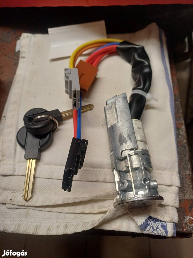 Peugeot Partner gyújtás kapcsoló.