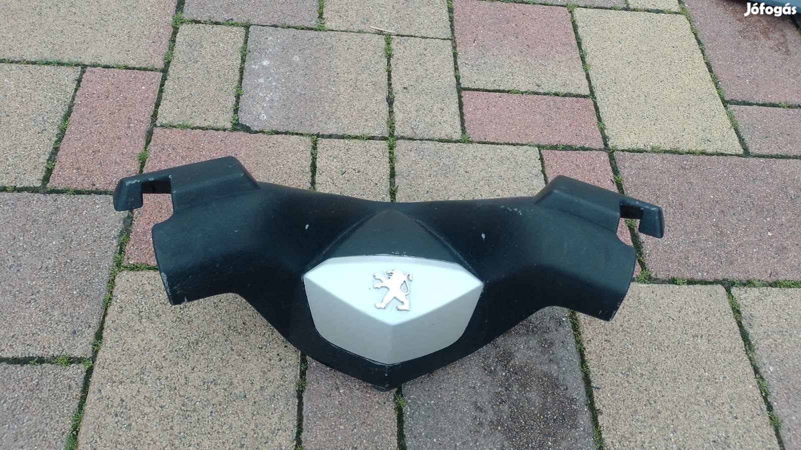 Peugeot Satelis kormány idom felső