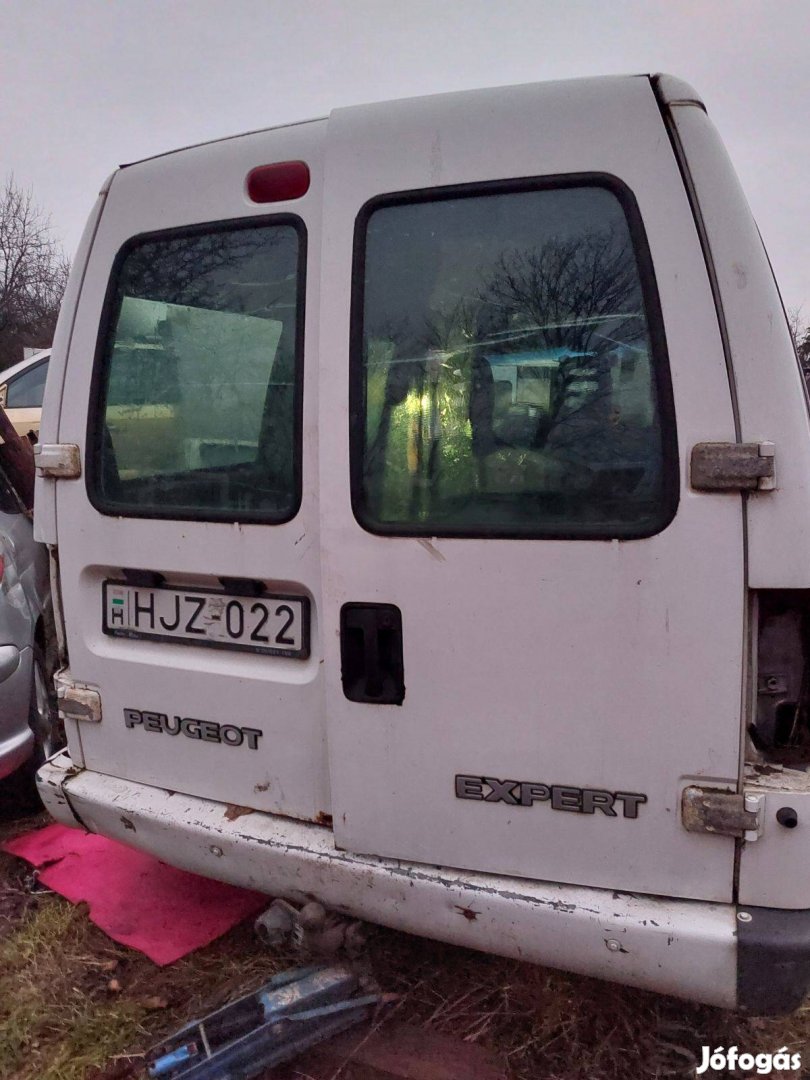 Peugeot expert fehér ajtók Csepelen eladók.