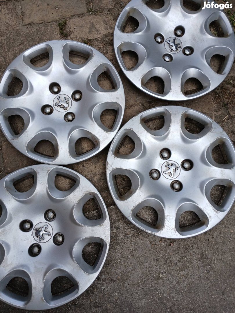 Peugeot gyári garnitúra 15"eladó. 