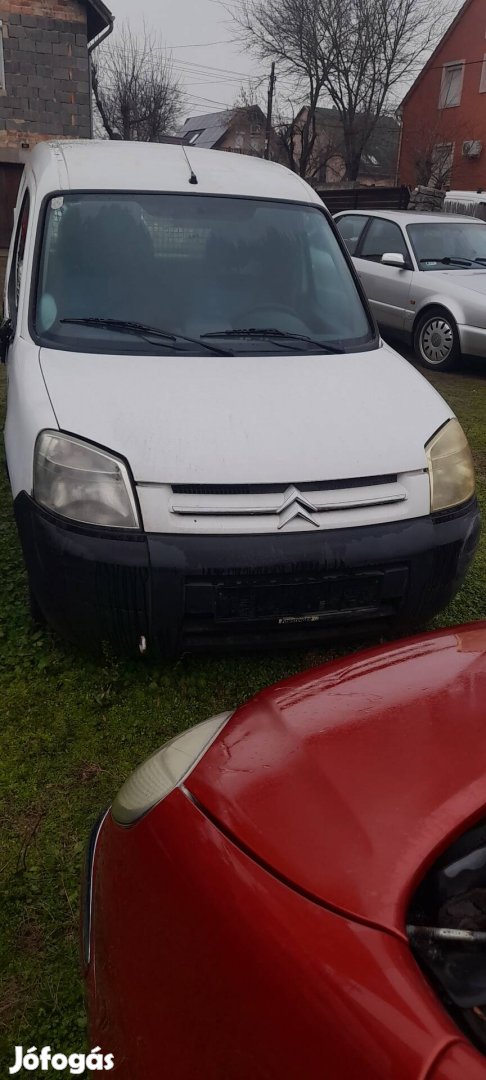 Peugeot partner Citroen Berlingo első lámpa 