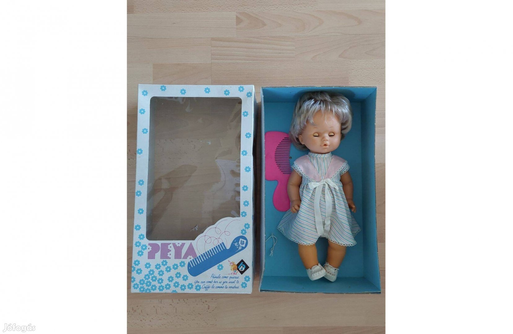 Peya spanyol baba, fésűvel, 41 cm magas