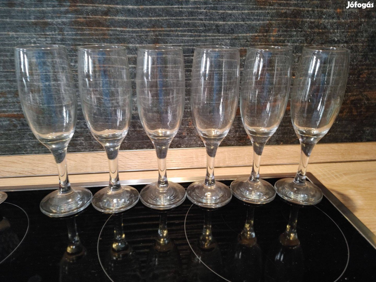 Pezsgős poharak készlet