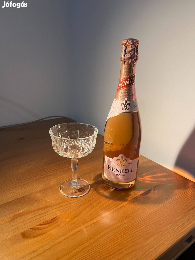 Pezsgőspohár készlet 12 db, vendéglátós, mosogatógépben