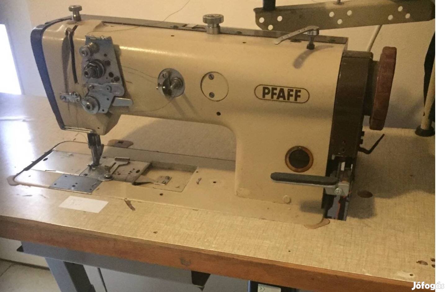 Pfaff gyorsvarró 230 V