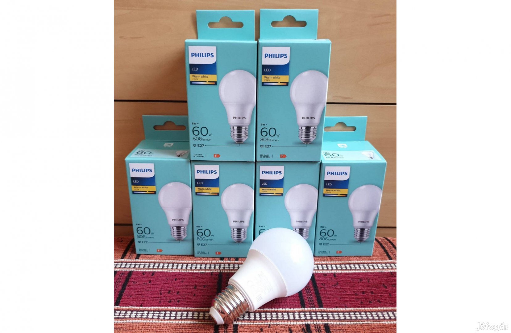 Philips E27 8W 2700K LED (meleg fehér) -6db- egyben izzó égő Új