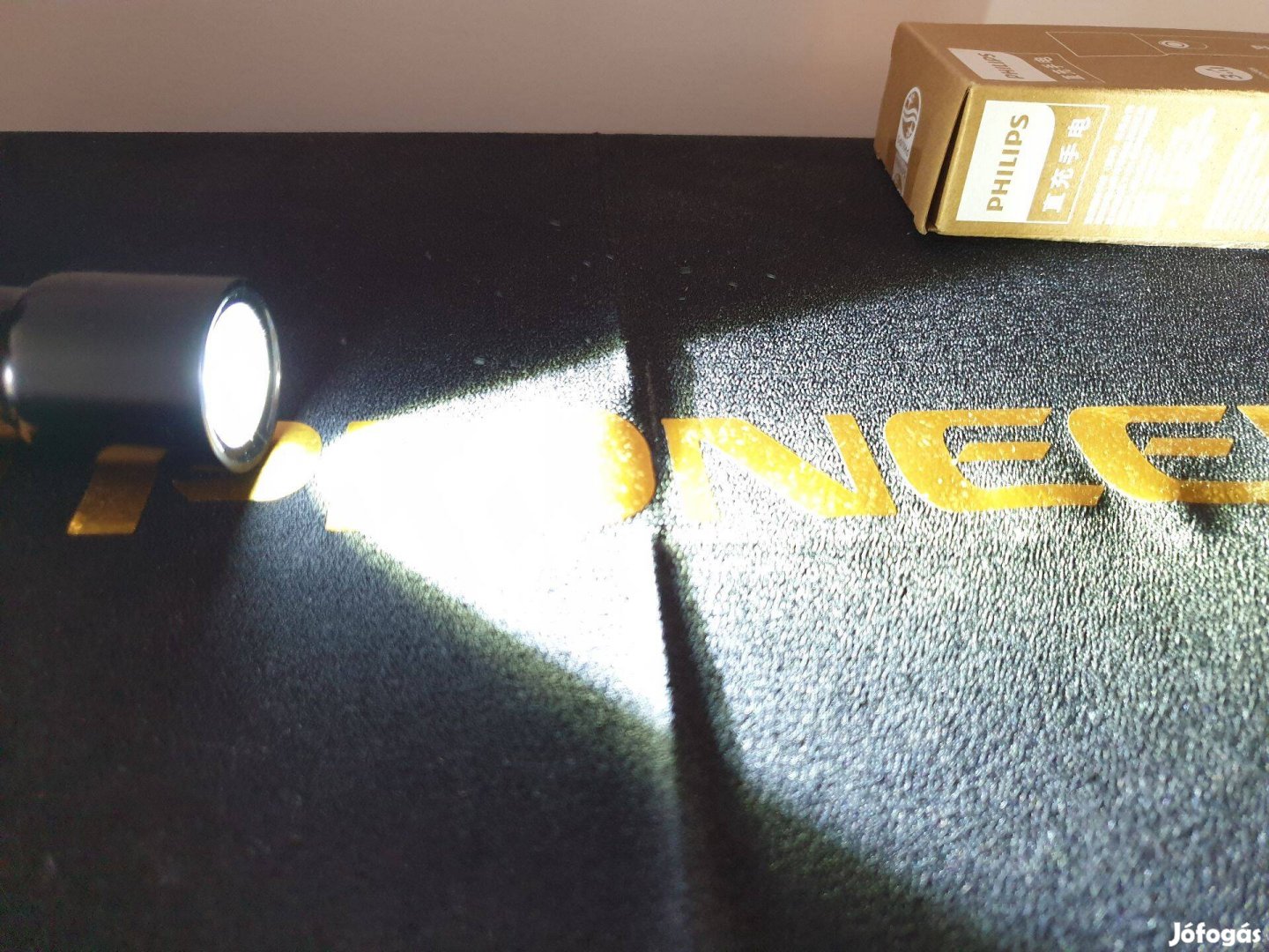 Philips SFL1235 túra horgász vadász lámpa zseblámpa