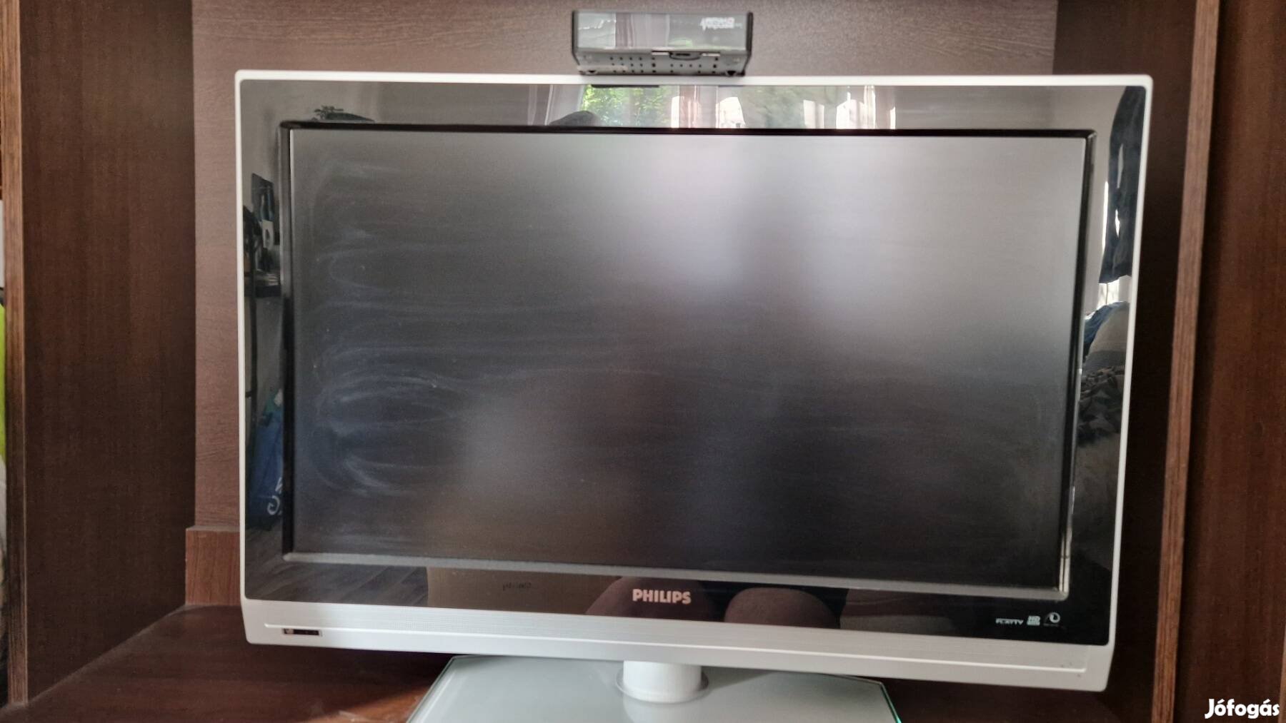 Philips TV 32' + Amiko kábelvevő egység