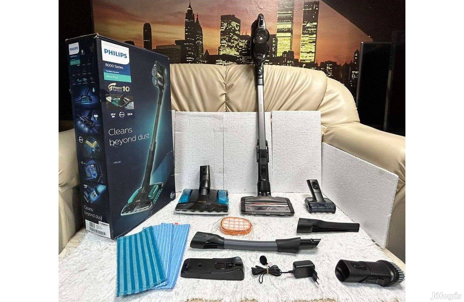 Philips XC8349 Aqua Plus vezeték nélküli porszívó