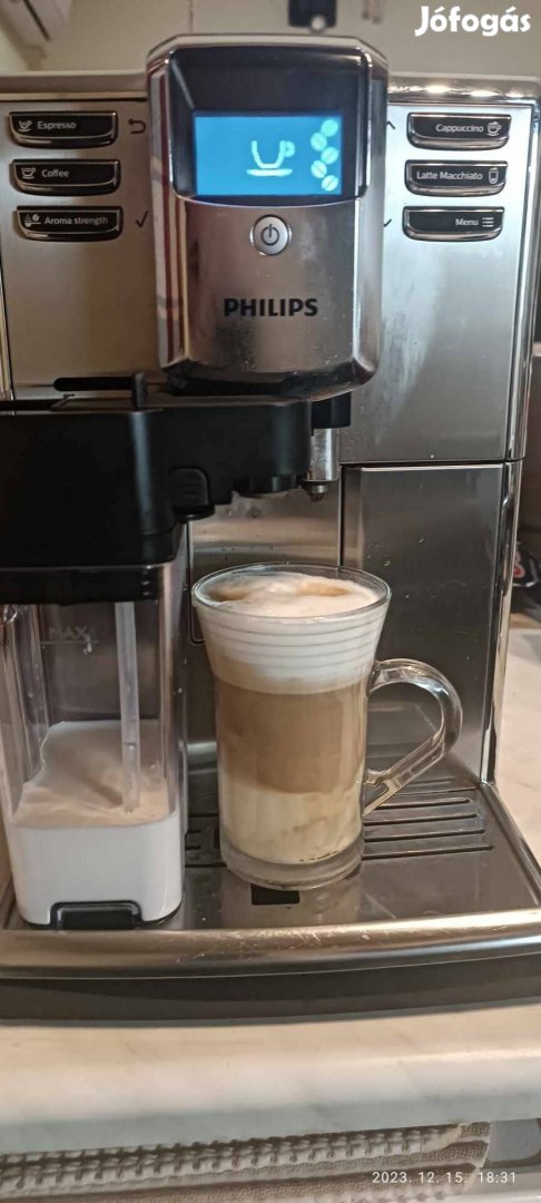 Philips automata kávéfőző tejtartályal