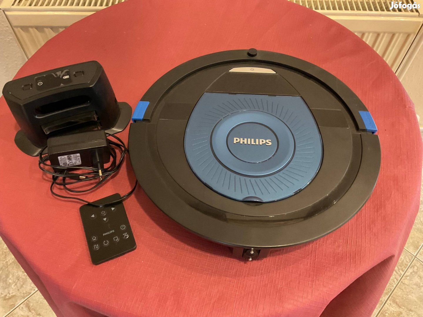 Philips robotporszívó alig használt, távirányítóval