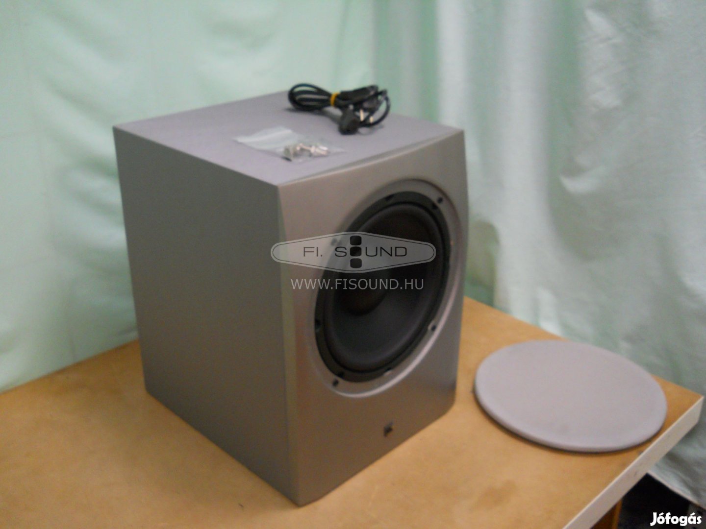 Phonar ,200W,aktív házimozi subwoofer 25cm-s gumiperemes