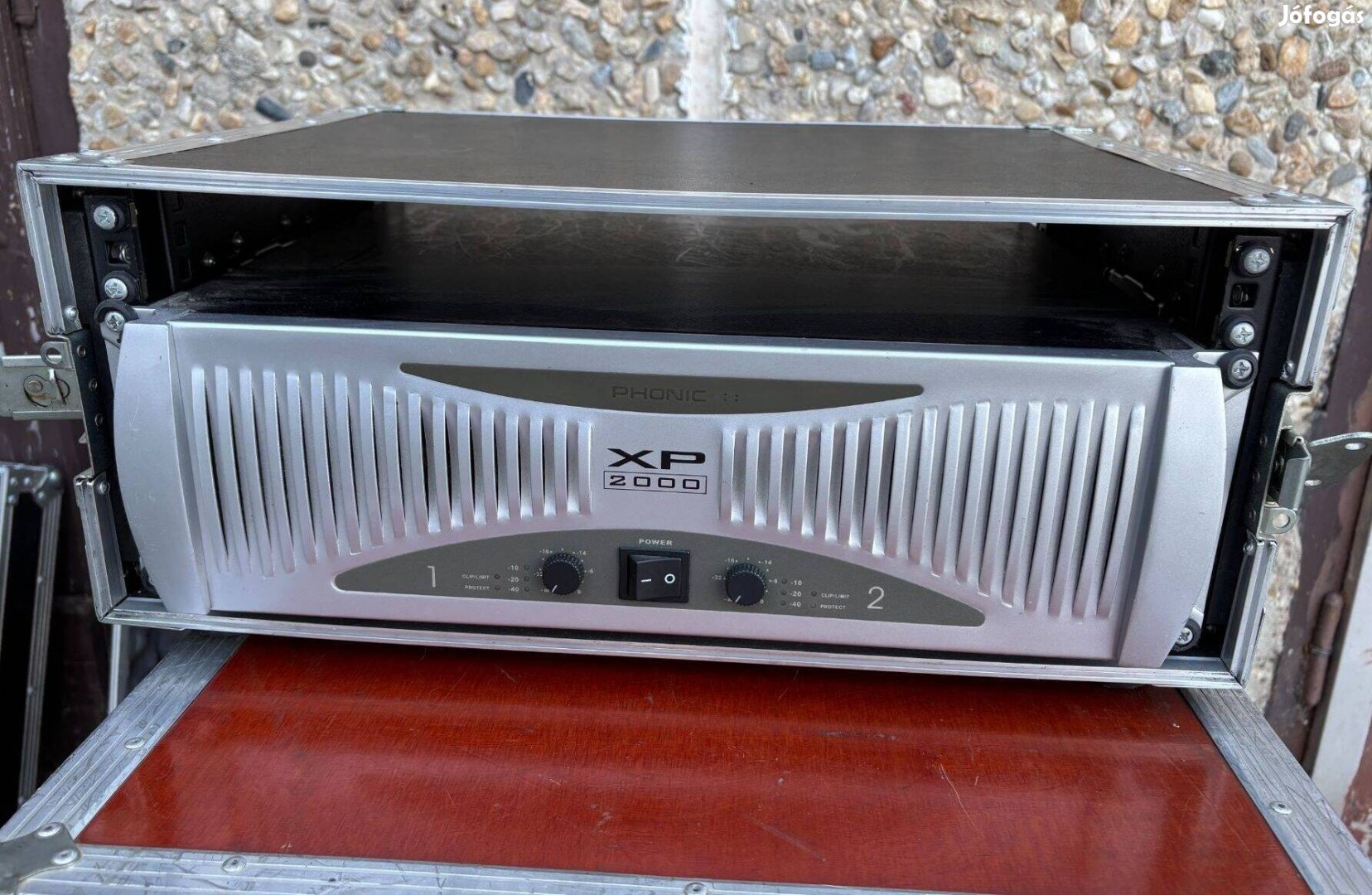 Phonic XP2000 végfok újszerű