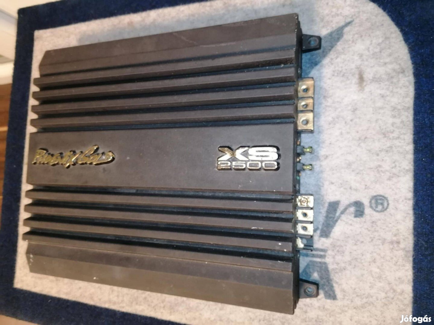 Phonix Gold xs 2500 autó erősítő
