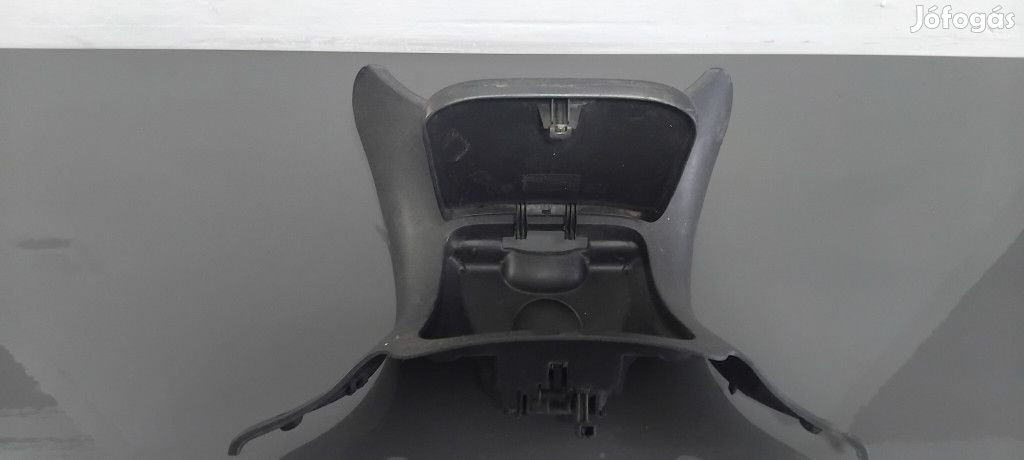 Piaggio Beverly 125/200/250/300/500 Üzemanyag ajtó