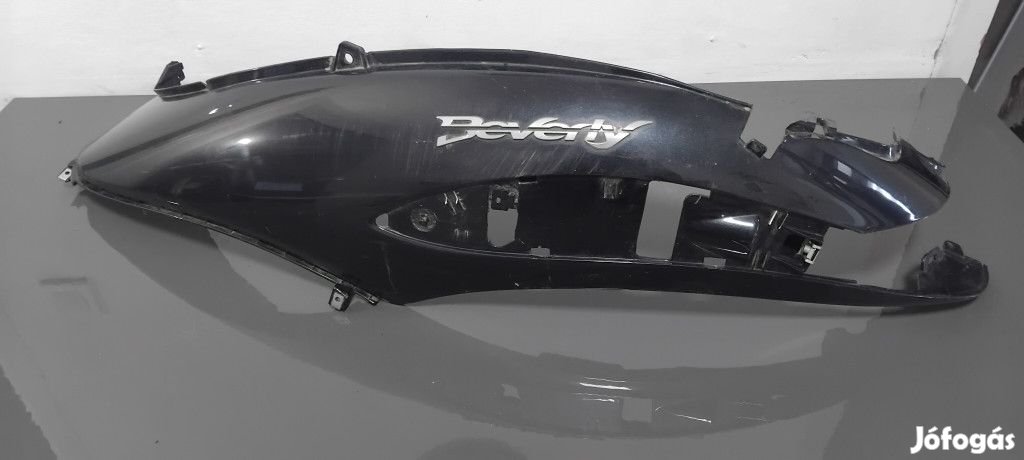 Piaggio Beverly 125/200/250/400 Bal alsó burkolat