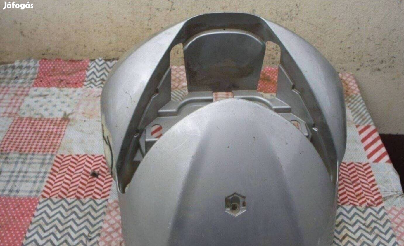 Piaggio Beverly 125 200 első idom