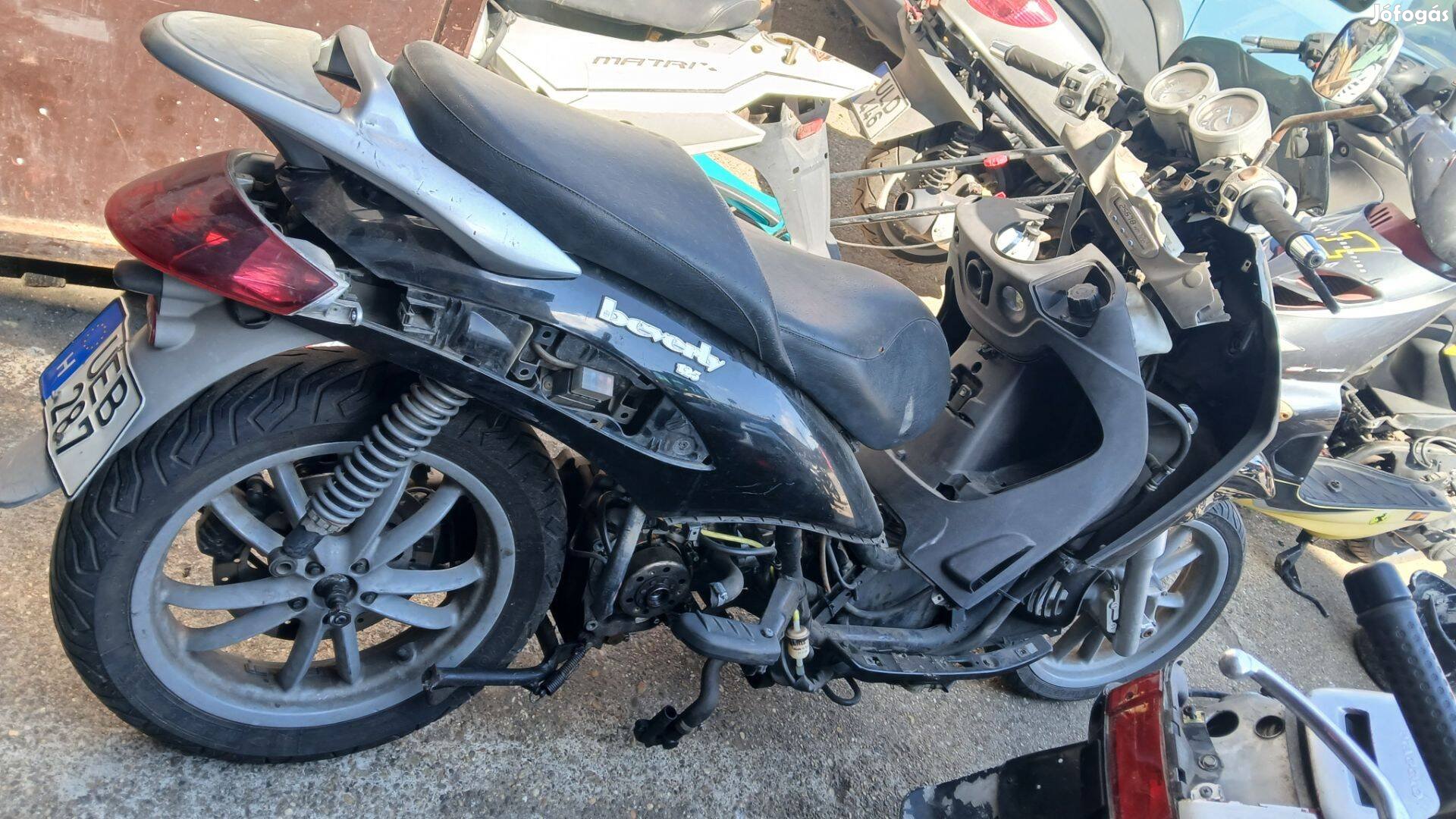 Piaggio Beverly 125 bontás, rendszámos