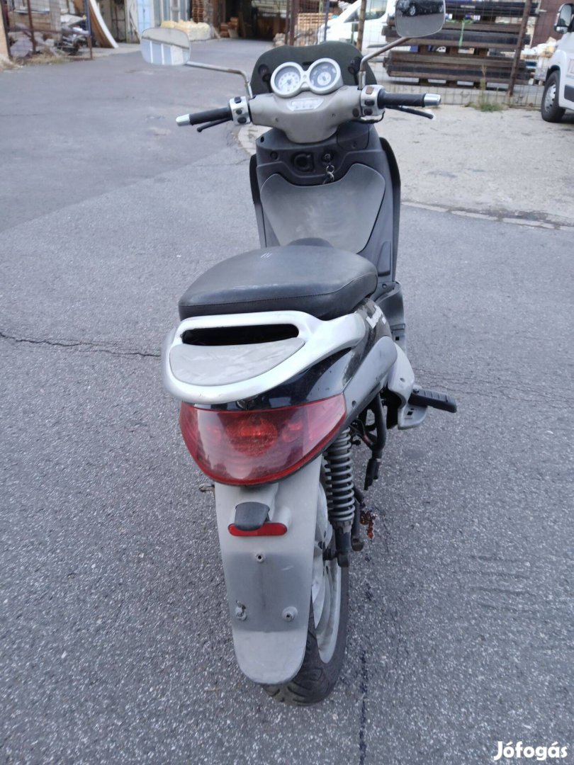 Piaggio Beverly 125 bontás, rendszámos