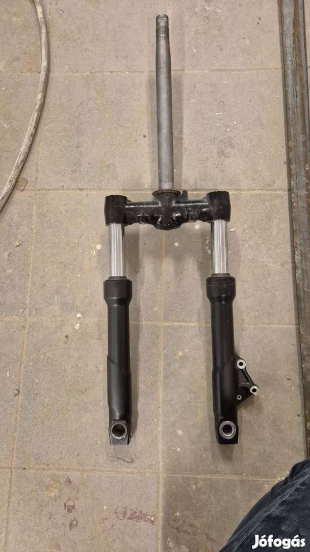 Piaggio Beverly 400 első teleszkóp