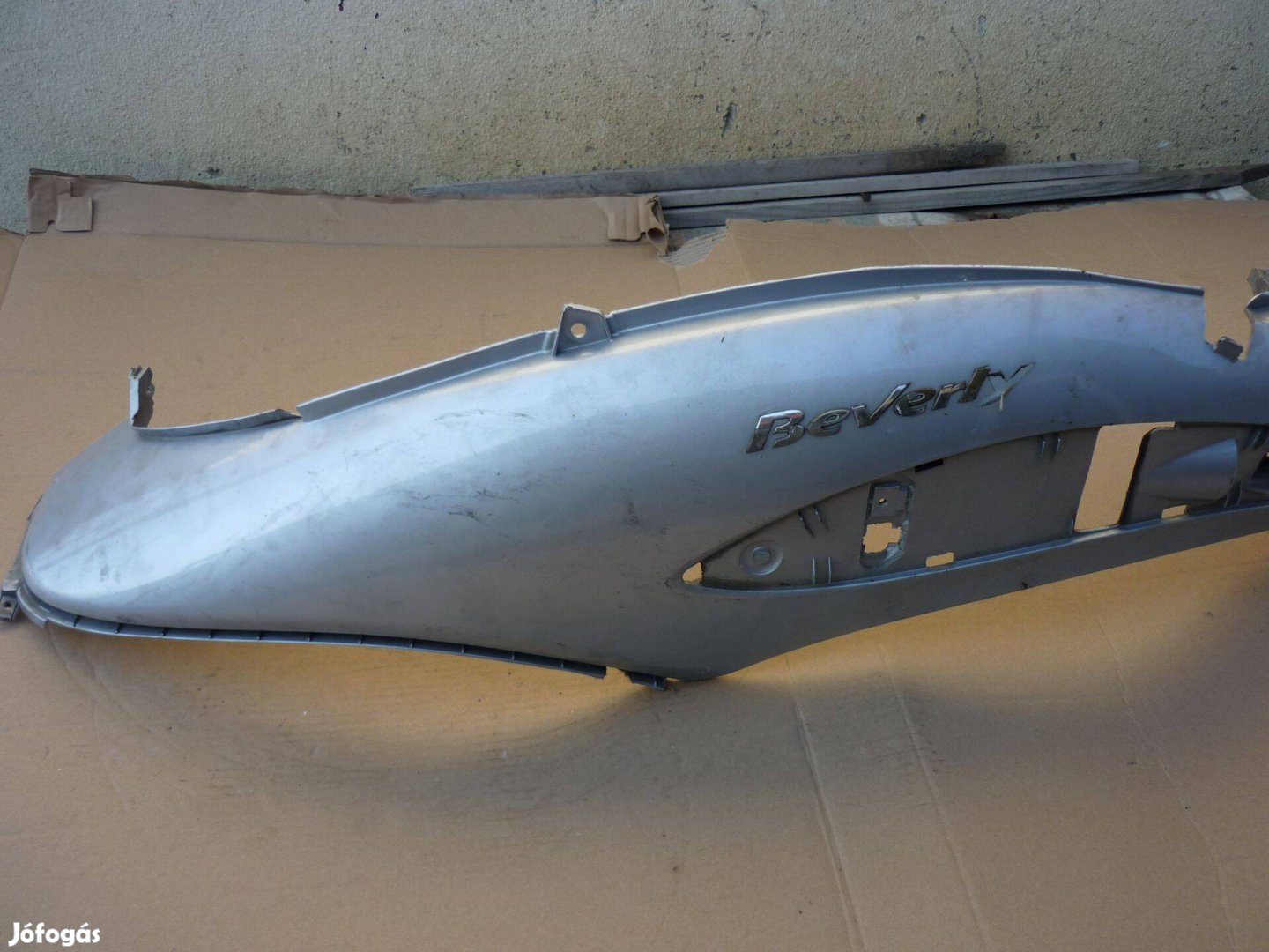 Piaggio Beverly bal ülés alatti idom oldalidom oldal idom