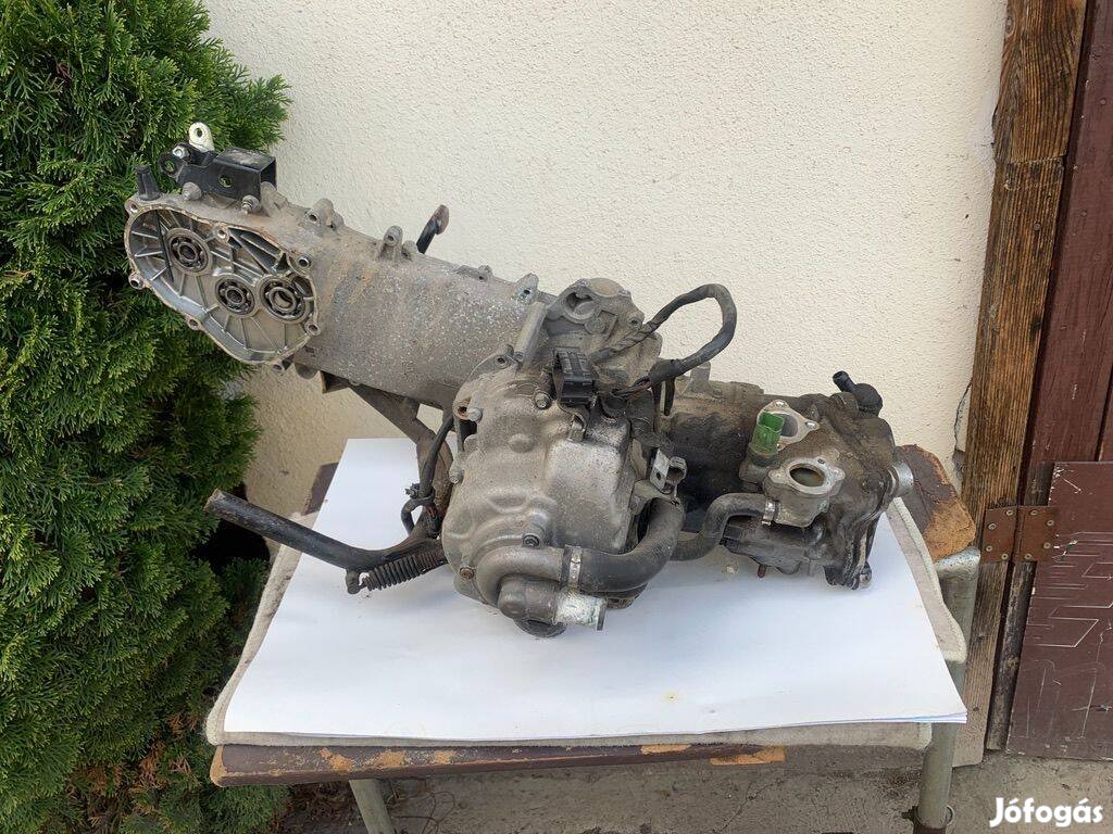 Piaggio Carnaby Beverly moter blokk motorblokk fűzött blokk