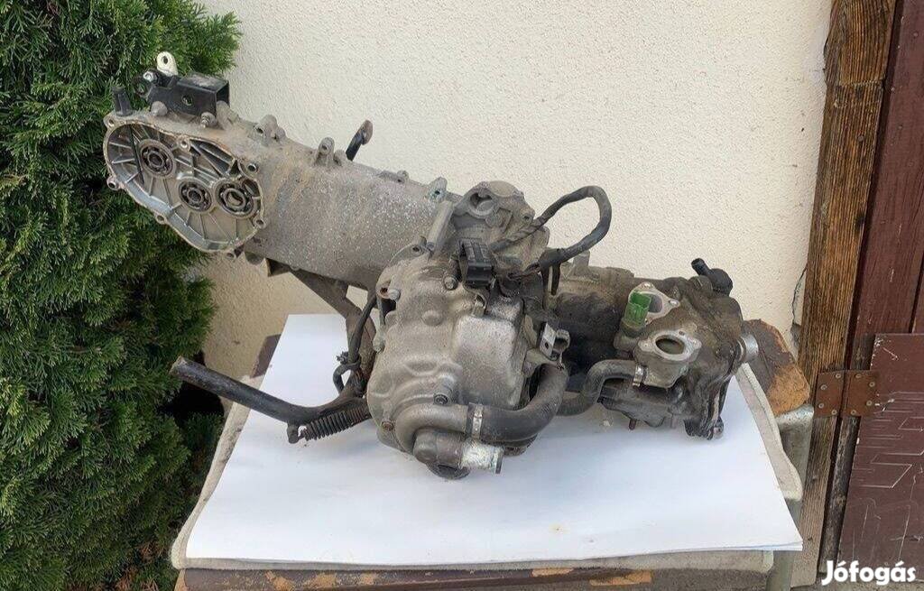Piaggio Carnaby Beverly motor blokk motorblokk fűzött blokk