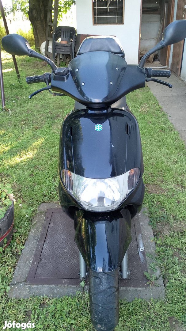 Piaggio Diesis 50 robogó