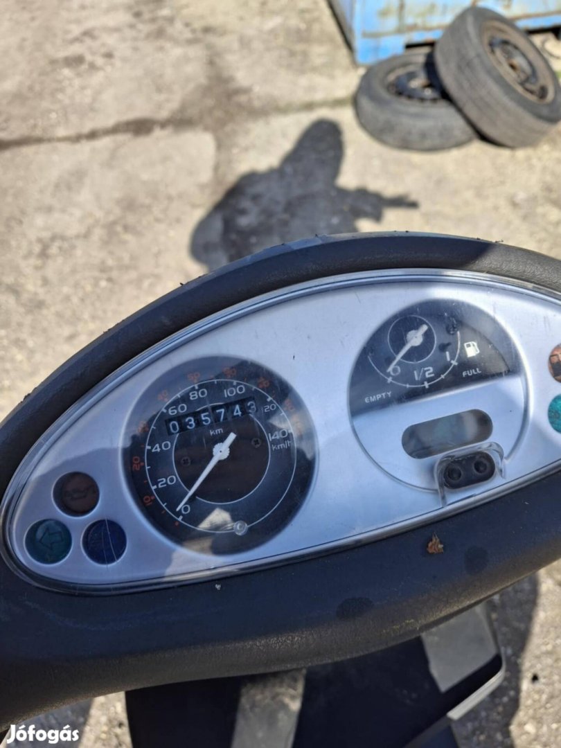Piaggio Fly 125 bontott alkatrészek 