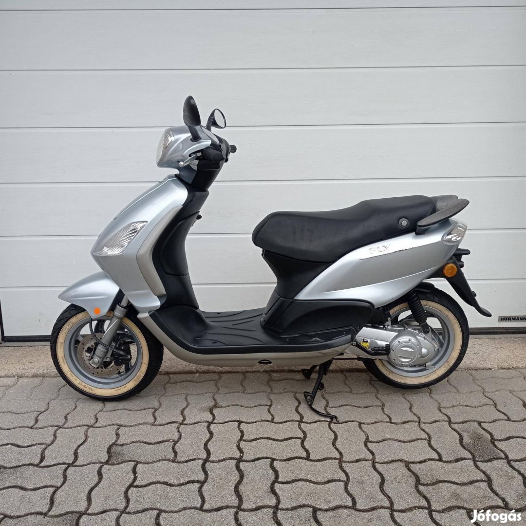 Piaggio Fly 50 2T Újszerű! 4270 km!