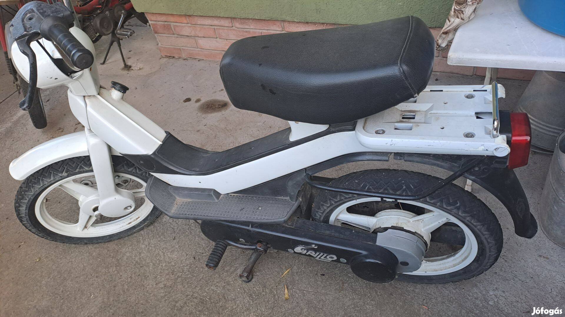 Piaggio Grilló moped, segédmotor