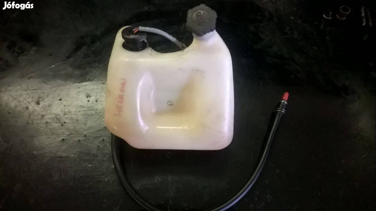 Piaggio Hexagon olajtartály