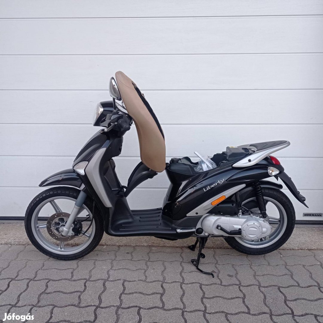 Piaggio Liberty 50 2T Első tulajtól! Sérülés me...