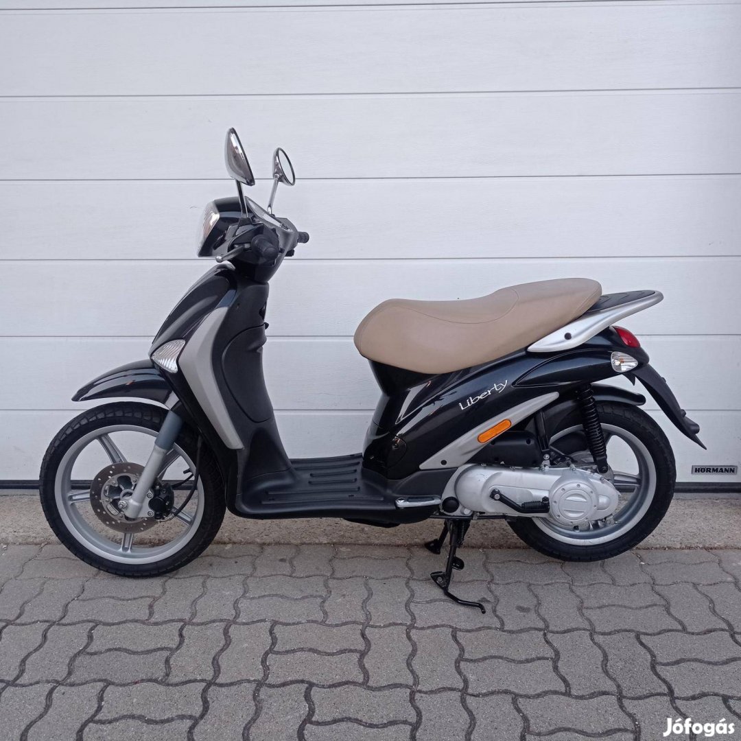 Piaggio Liberty 50 2T Első tulajtól! Sérülés me...