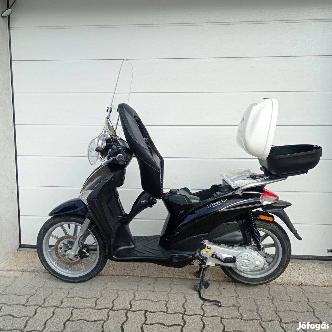 Piaggio Liberty 50 4T 2. tulajtól! Sérülés ment...