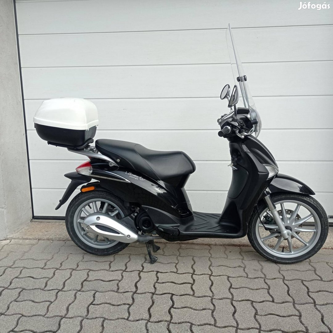 Piaggio Liberty 50 4T 2. tulajtól! Sérülés mentes!