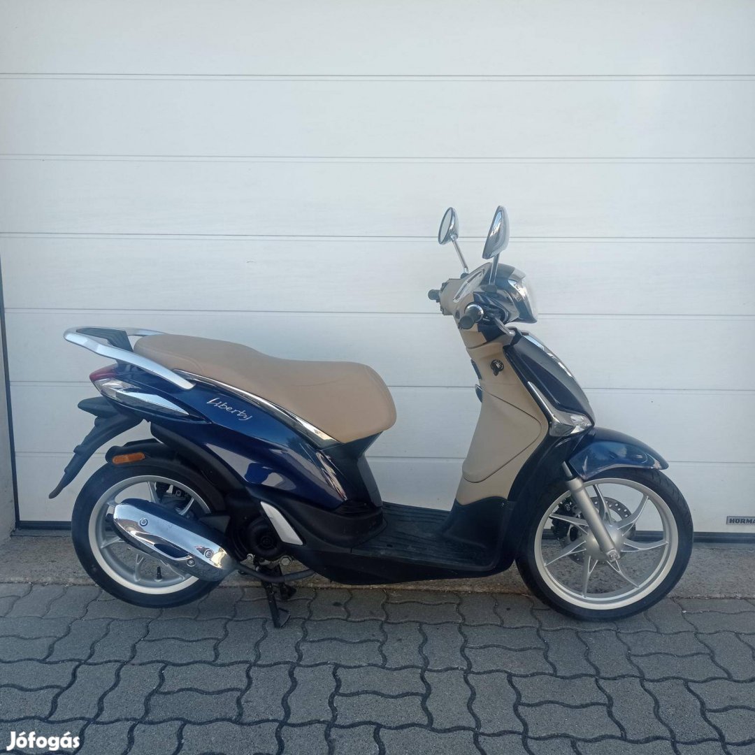 Piaggio Liberty 50 4T I-get. 1.001 km!!! Első t...