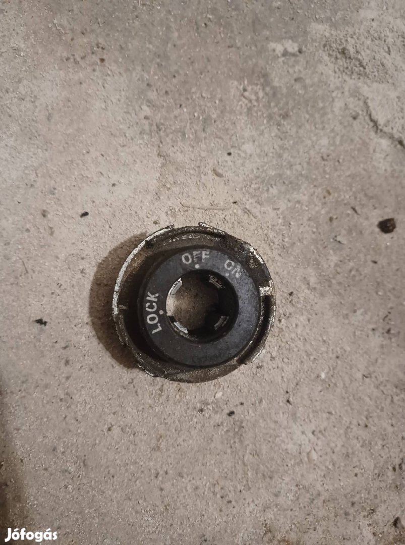 Piaggio Liberty gyújtás kapcsoló körüli betét