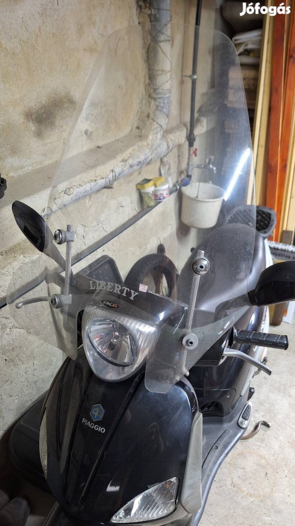 Piaggio Liberty szélvédő plexi 
