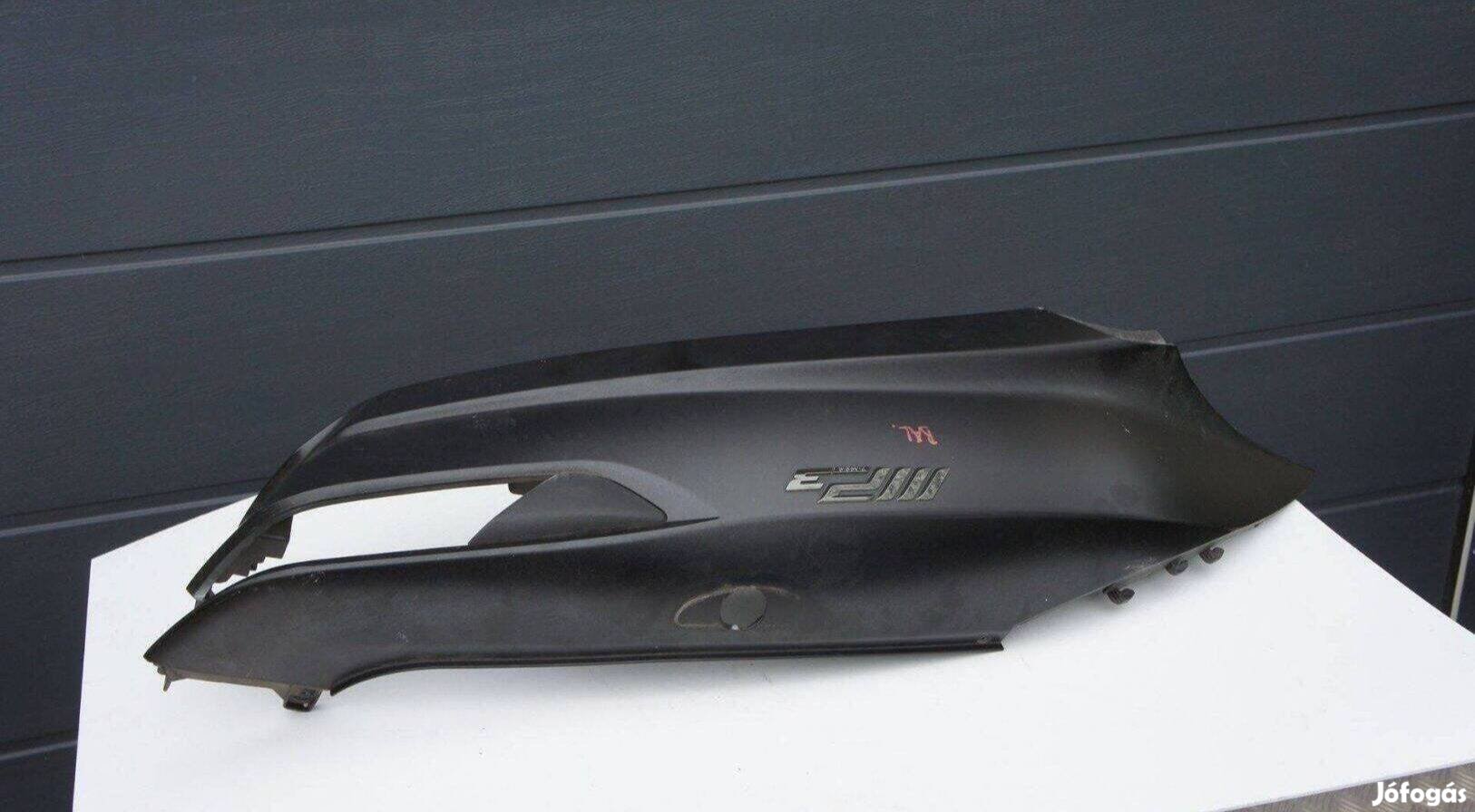 Piaggio MP3 300 500 oldalidom új kasznis modell