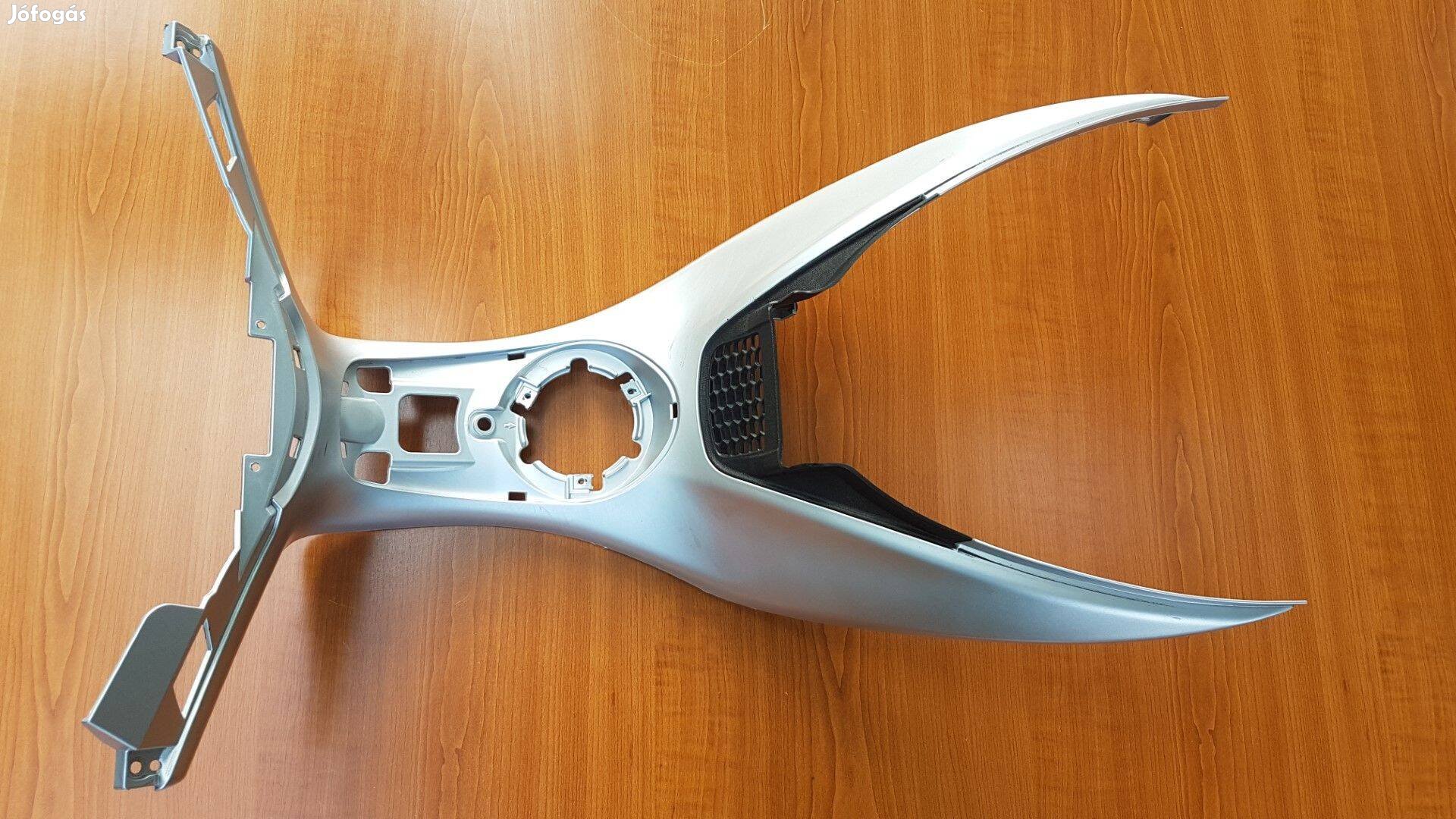 Piaggio Medley 125 Láb közötti idom 09190