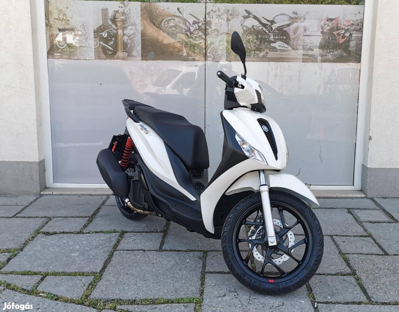 Piaggio Medley 125 S ABS 2024-es modell Hamaros...