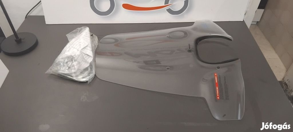 Piaggio Medley Urban Plexi, konzollal