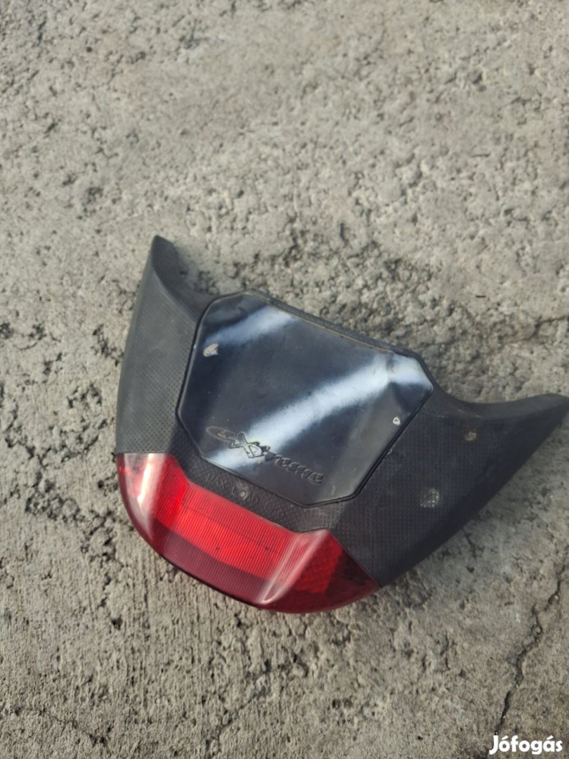 Piaggio Nrg Mc3 pótféklámpa , hátsó szárny