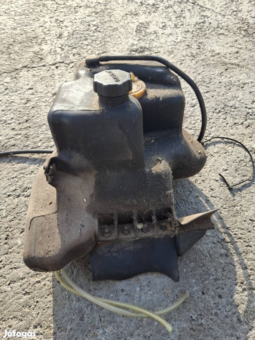 Piaggio Nrg Mc3 üzemanyag tank szintjelzővel 