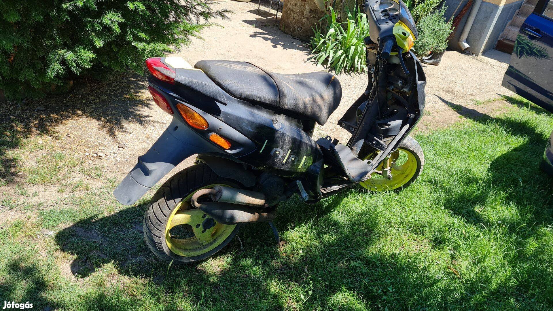 Piaggio Nrg alkatésznek