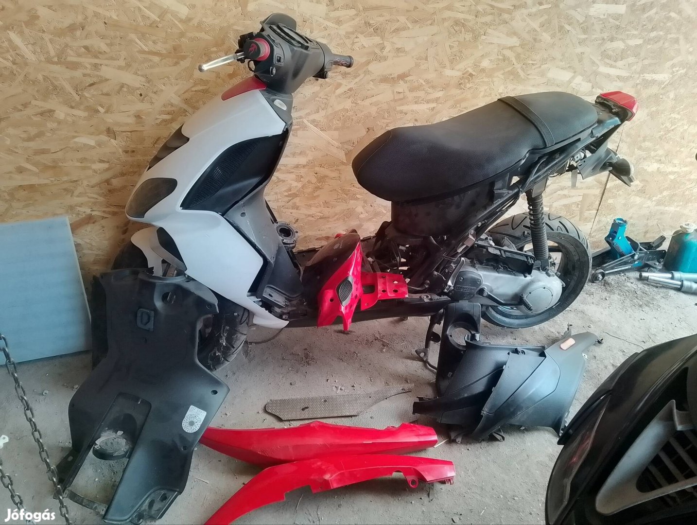 Piaggio Nrg mc4 alkatrészek alkatrész bontás 