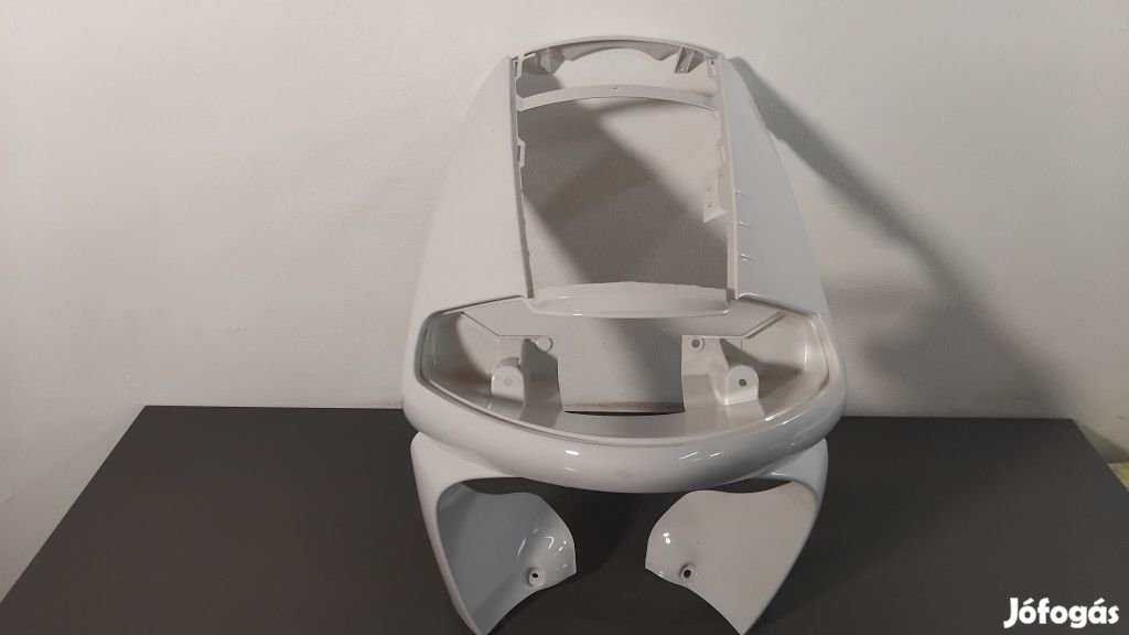 Piaggio Skipper 125/150 - Első idom - Sérült
