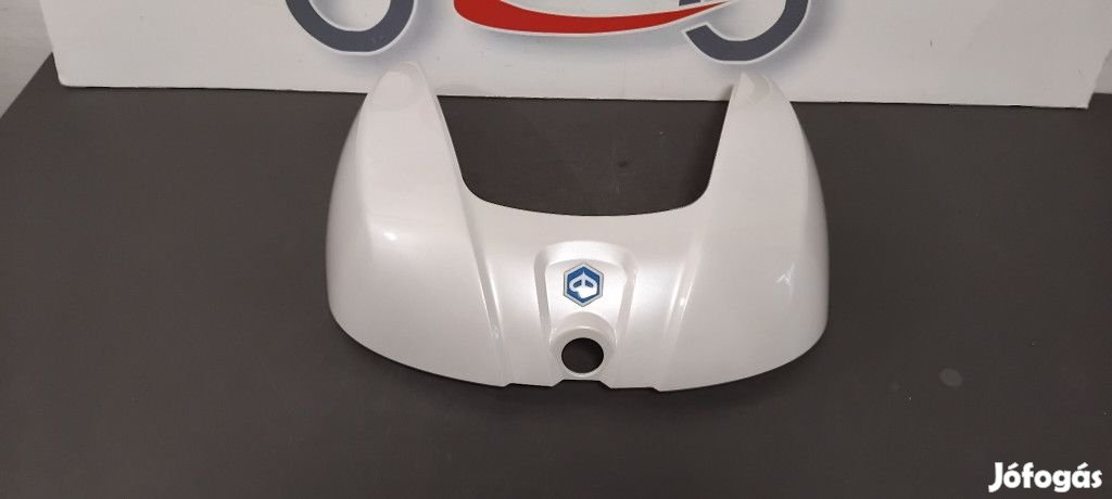 Piaggio X7 doboztető idom